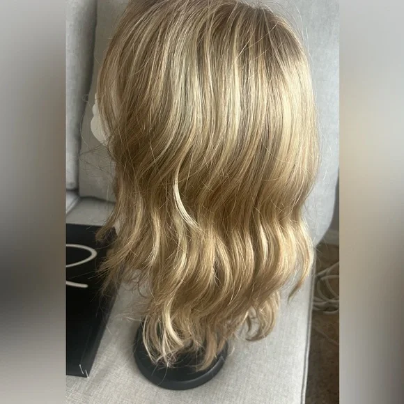 Alexis by Jon Renau Mono top Malibu Blonde Wig. NWT Firm Price 💯 - Picture 1 of 15
